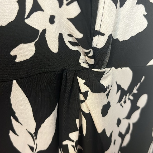 Iman dress with twist front detail M - Picture 2 of 8